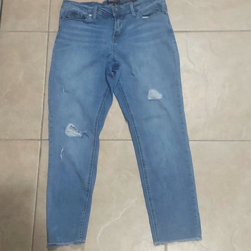 💥CLOSET CLEAR-OUT💥 3 Pairs of Skinny Jeans - Picture 2 of 16